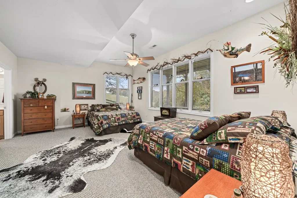 511 Mallard Pointe Drive Byrdstown TN 38549