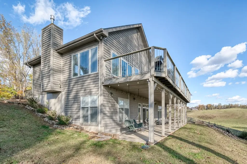 511 Mallard Pointe Drive Byrdstown TN 38549