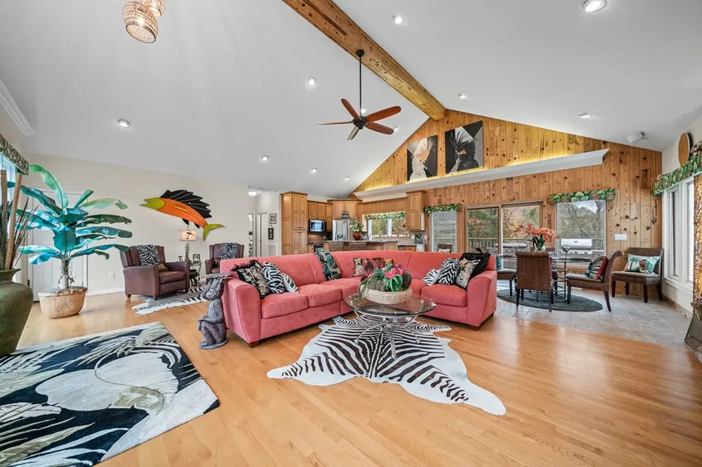511 Mallard Pointe Drive Byrdstown TN 38549