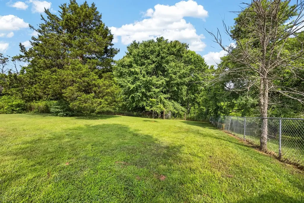 11393 Cookeville Boat Dock Road Baxter TN 38544