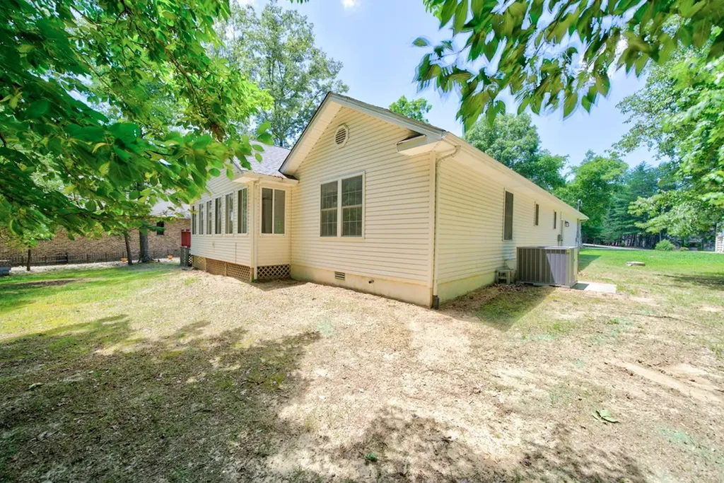 35 Leaf Circle Crossville TN 38558