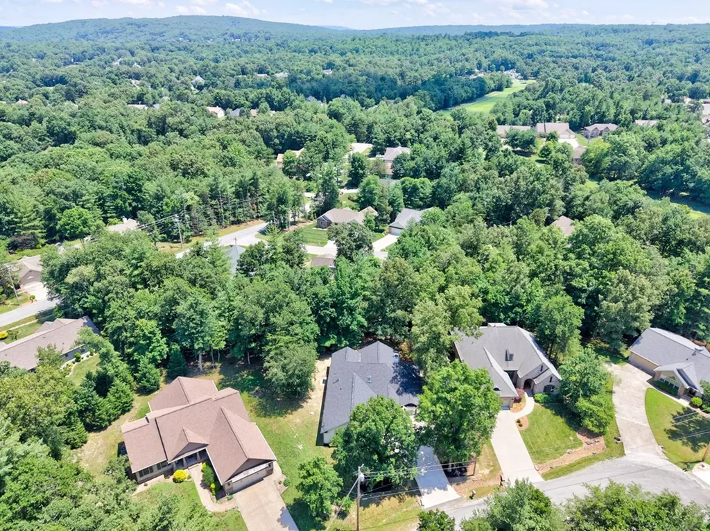 35 Leaf Circle Crossville TN 38558