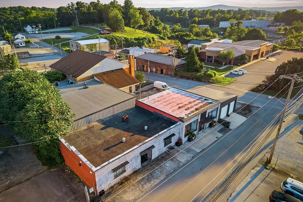 25 W Rhea Street Sparta TN 38583