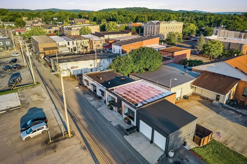 25 W Rhea Street Sparta TN 38583