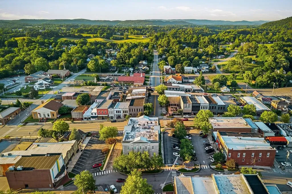 25 W Rhea Street Sparta TN 38583
