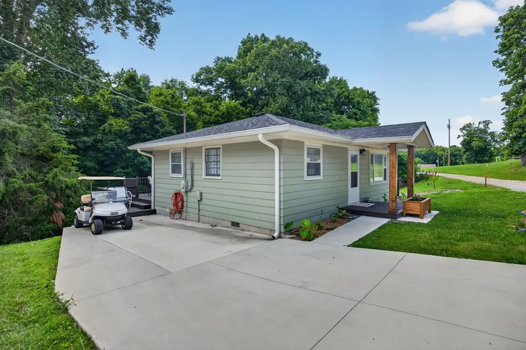 94 Cummins Court Celina TN 38551