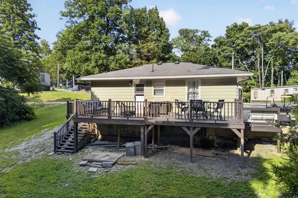 94 Cummins Court Celina TN 38551