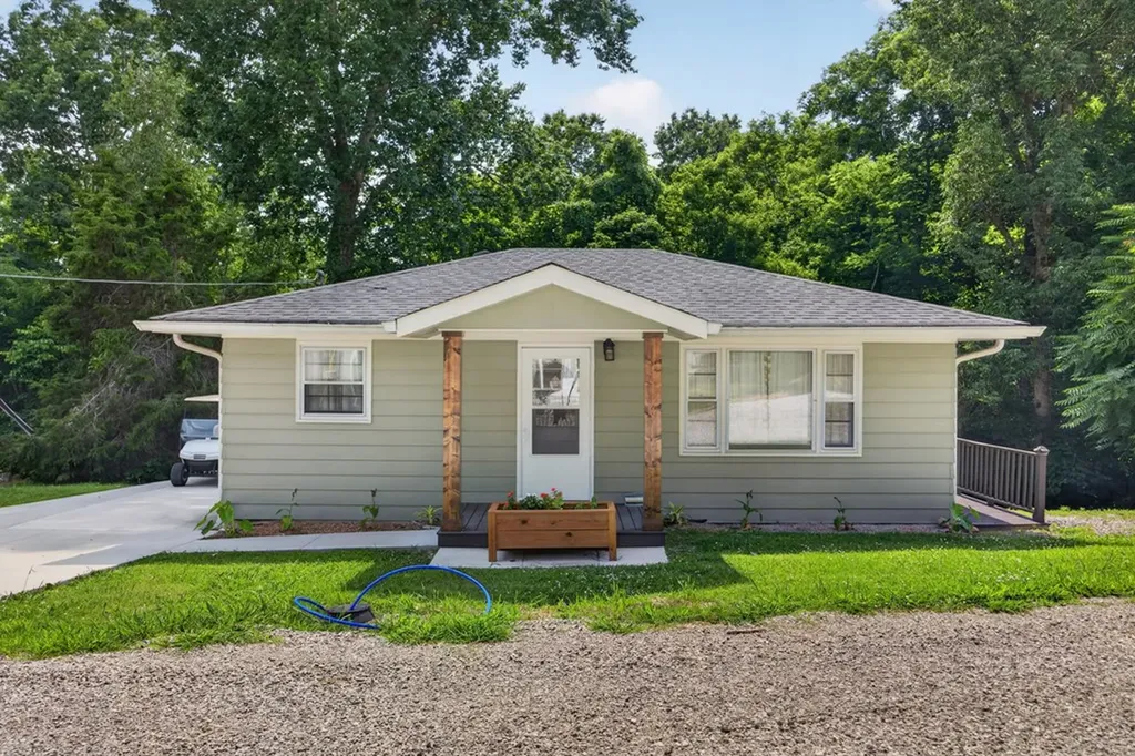 94 Cummins Court Celina TN 38551