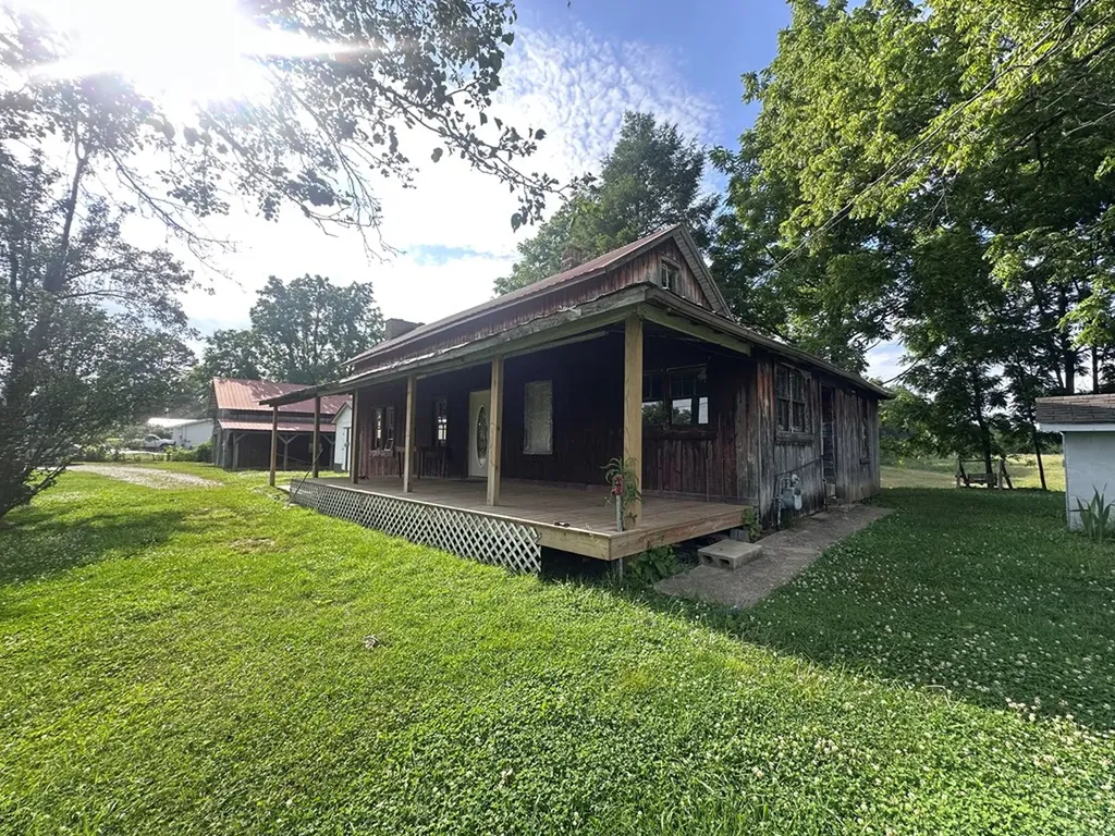 1671 Taylor Place Road Jamestown TN 38556