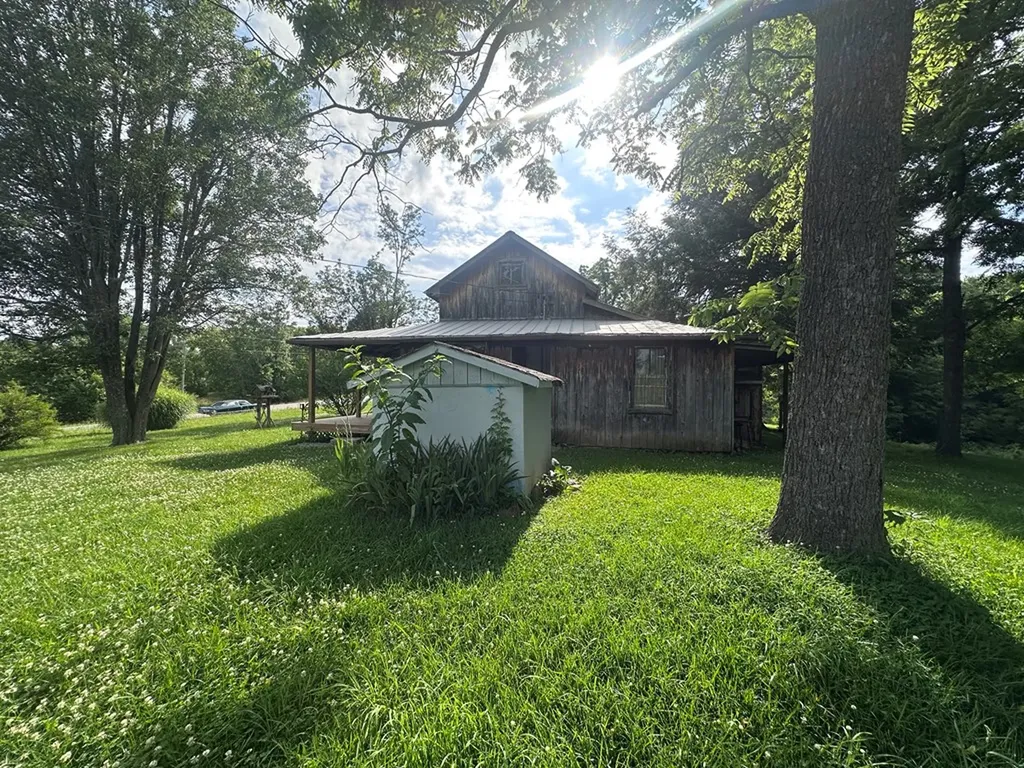 1671 Taylor Place Road Jamestown TN 38556