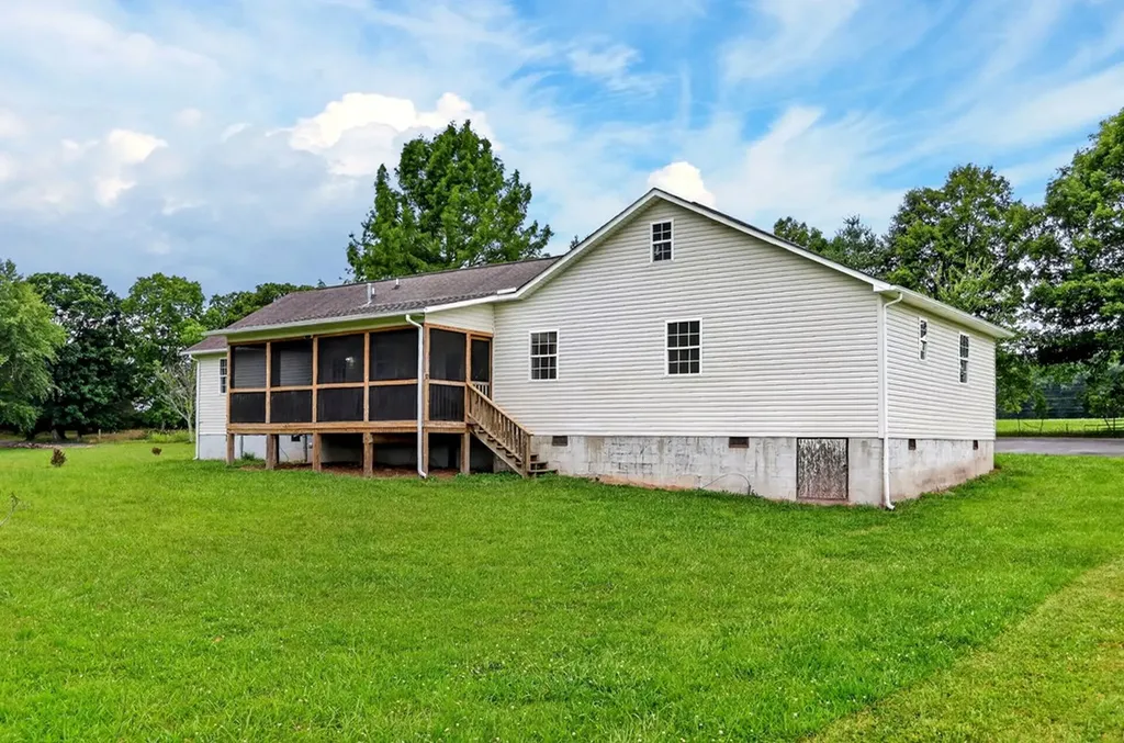 123 Fields Garrett Road Crossville TN 38572
