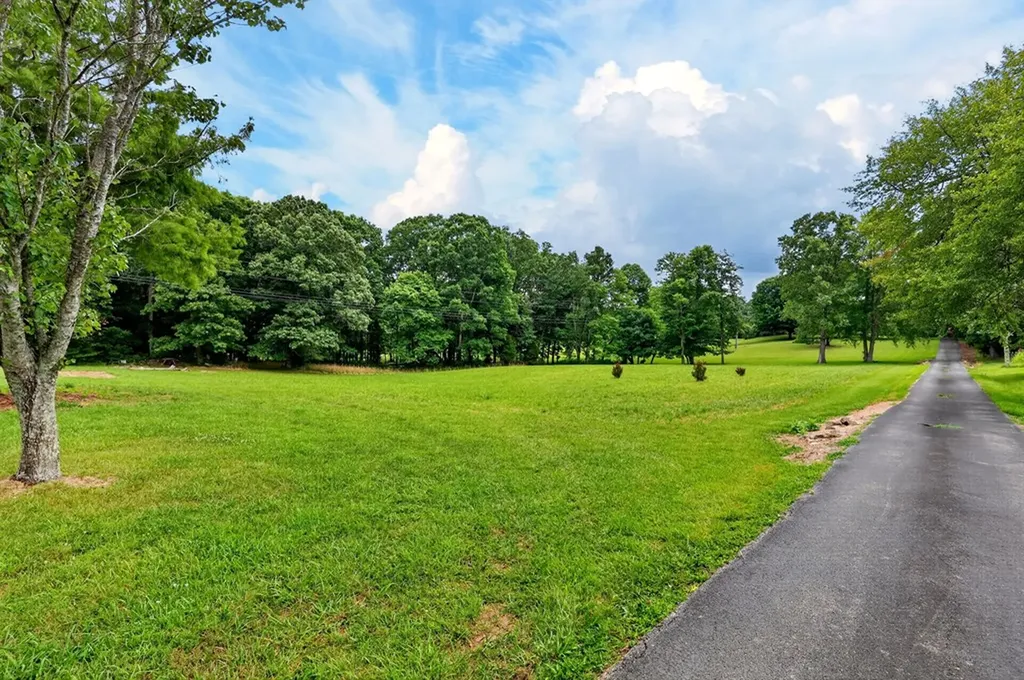 123 Fields Garrett Road Crossville TN 38572