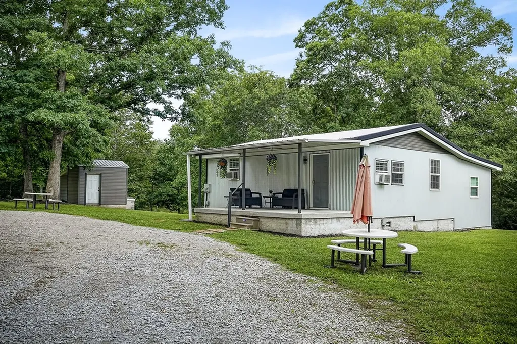 1400 Orlie Young Road Crab Orchard TN 37723