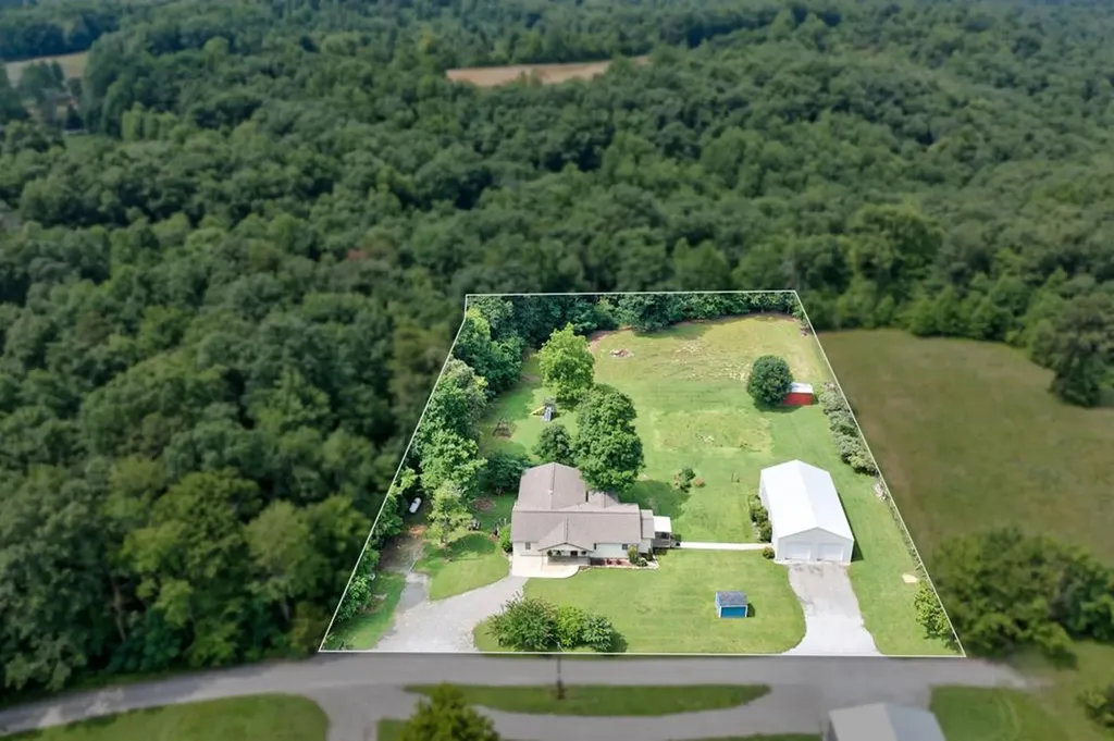 129 Melton Lane Monterey TN 38574