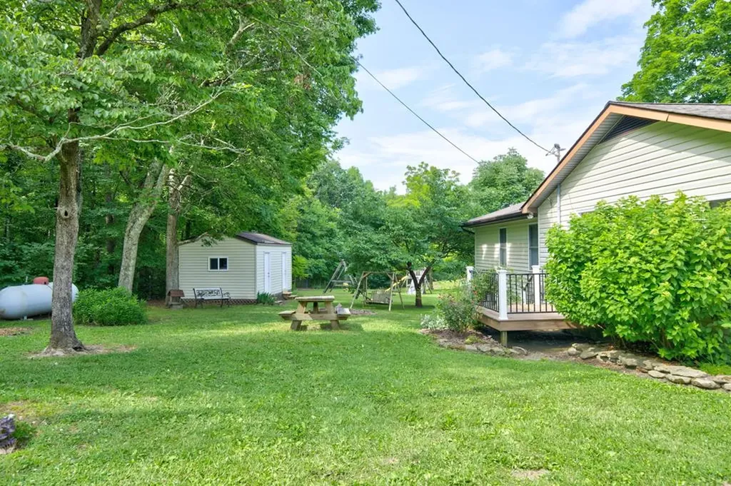 129 Melton Lane Monterey TN 38574