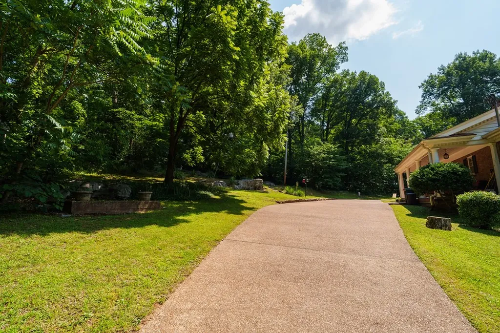 423 Hillcrest Drive Livingston TN 38570
