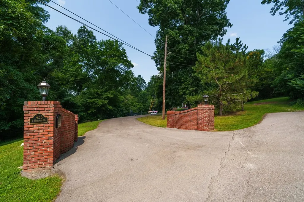 423 Hillcrest Drive Livingston TN 38570