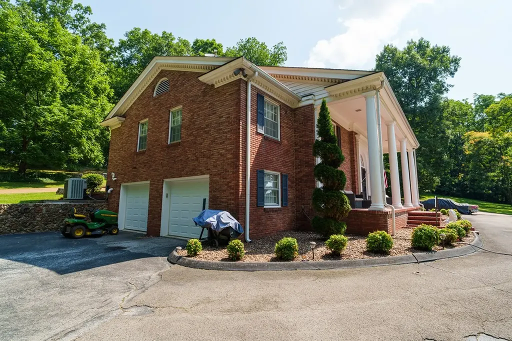 423 Hillcrest Drive Livingston TN 38570