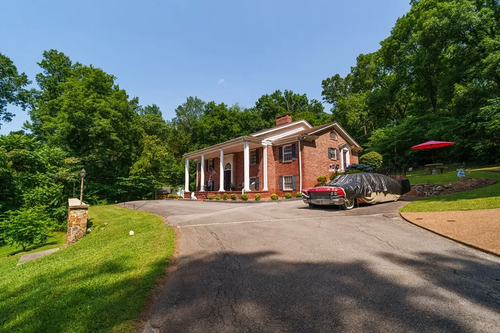 423 Hillcrest Drive Livingston TN 38570