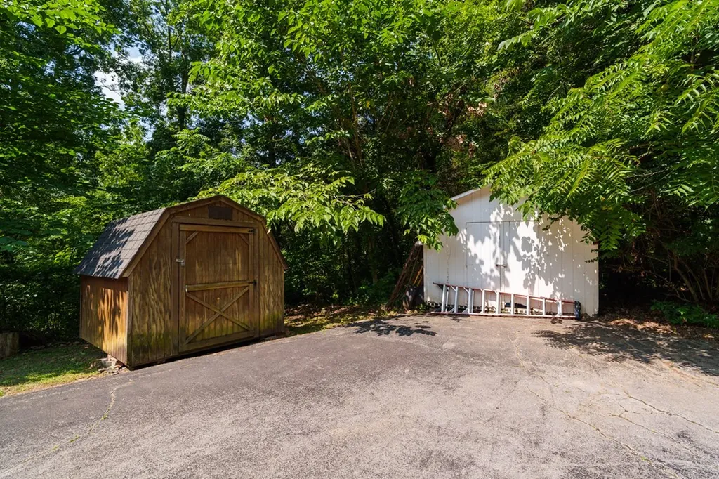 423 Hillcrest Drive Livingston TN 38570
