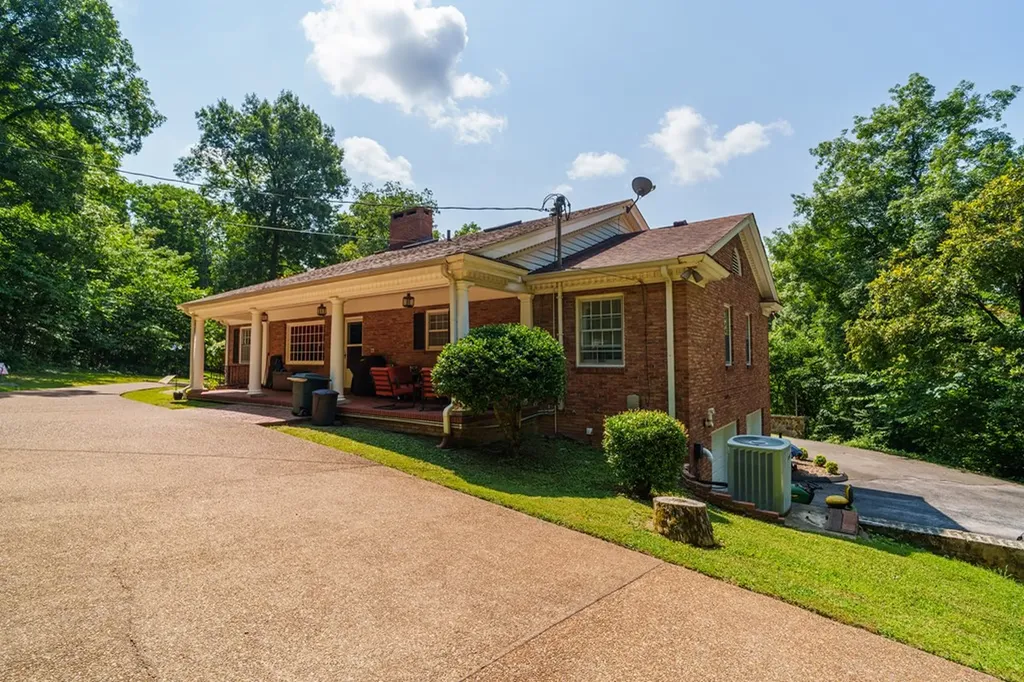 423 Hillcrest Drive Livingston TN 38570