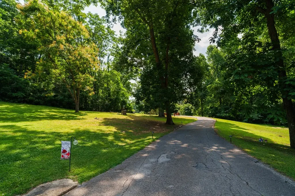 423 Hillcrest Drive Livingston TN 38570