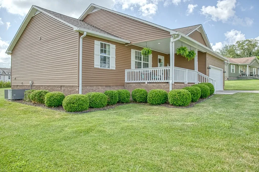 320 Valley Pointe Drive Baxter TN 38544