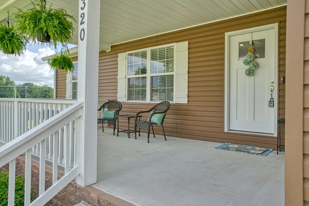 320 Valley Pointe Drive Baxter TN 38544