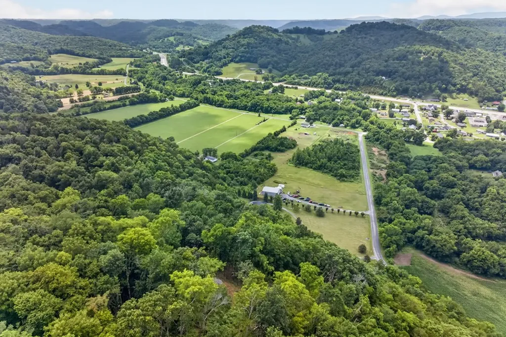 18 Ac E Main Street Dowelltown TN 37059