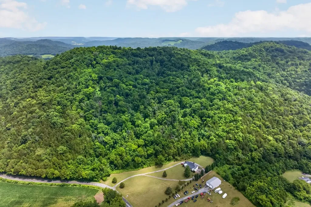 18 Ac E Main Street Dowelltown TN 37059