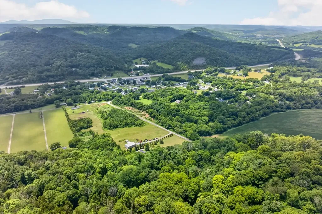 18 Ac E Main Street Dowelltown TN 37059