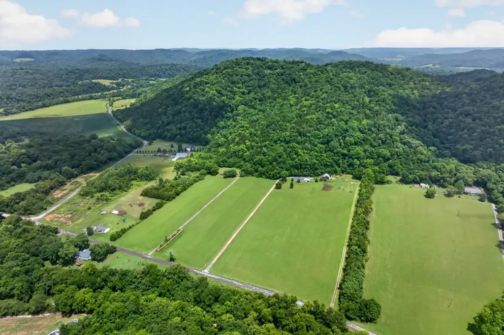 18 Ac E Main Street Dowelltown TN 37059