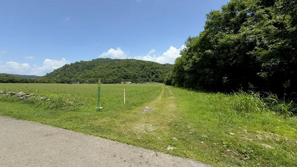 18 Ac E Main Street Dowelltown TN 37059