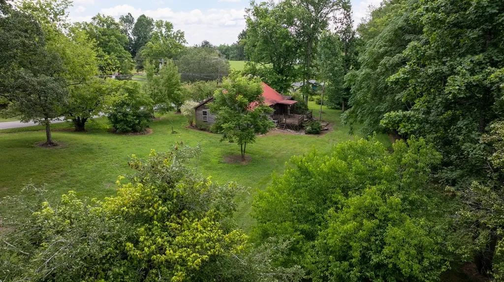 1755 Hawkins Crawford Road Cookeville TN 38501
