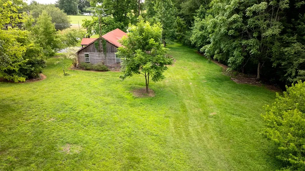 1755 Hawkins Crawford Road Cookeville TN 38501