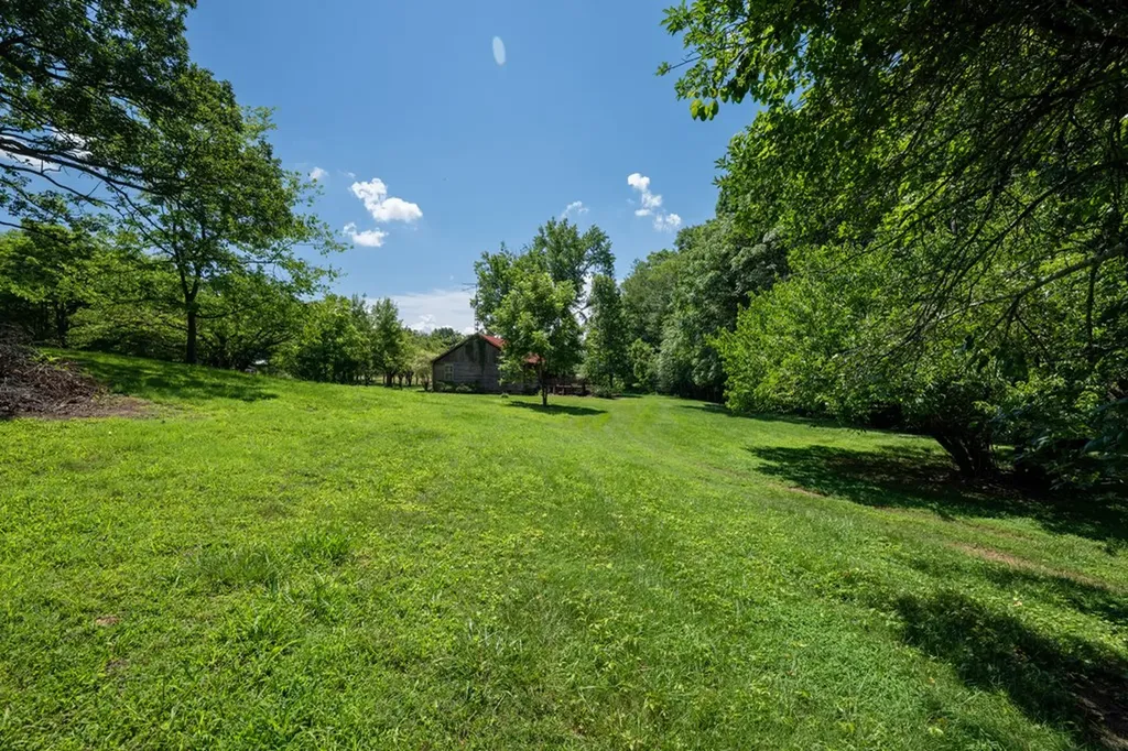1755 Hawkins Crawford Road Cookeville TN 38501