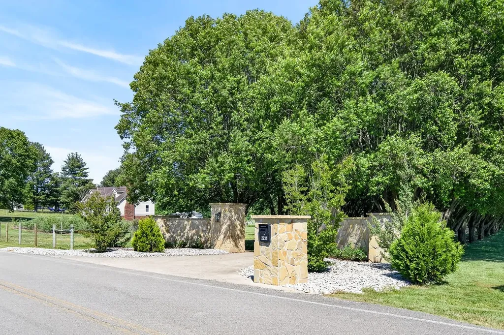 2235 Hidden Cove Road Cookeville TN 38506-7058