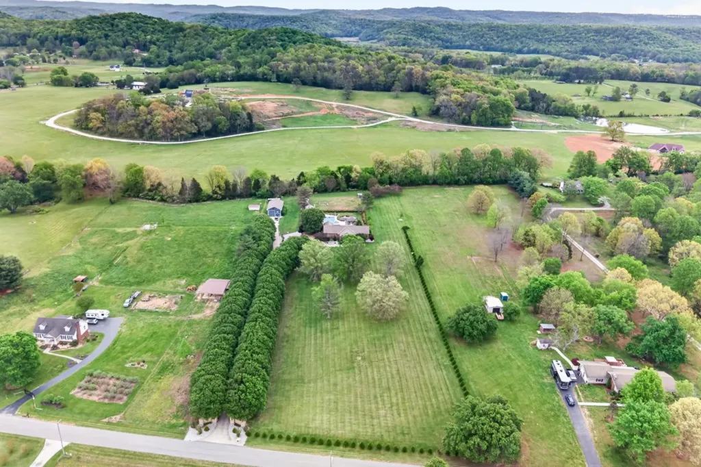 2235 Hidden Cove Road Cookeville TN 38506-7058