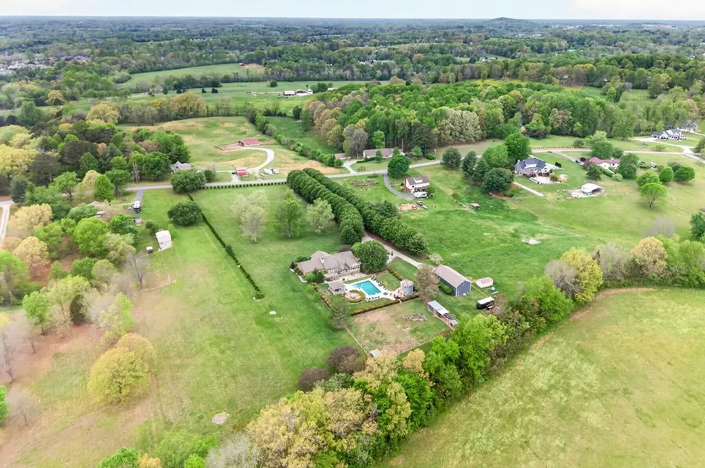 2235 Hidden Cove Road Cookeville TN 38506-7058