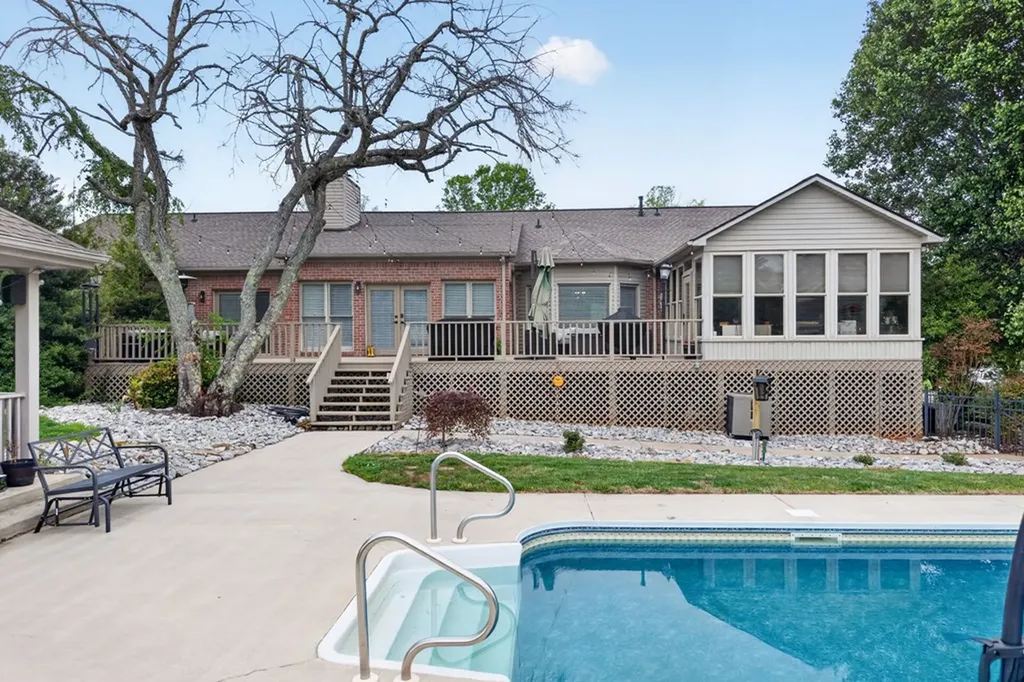2235 Hidden Cove Road Cookeville TN 38506-7058