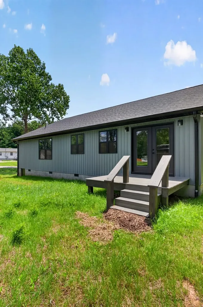 215 James Holman Road Sparta TN 38583