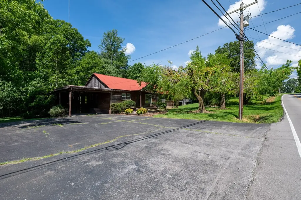1755 Hawkins Crawford Cookeville TN 38501