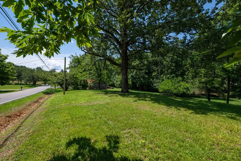 1755 Hawkins Crawford Cookeville TN 38501