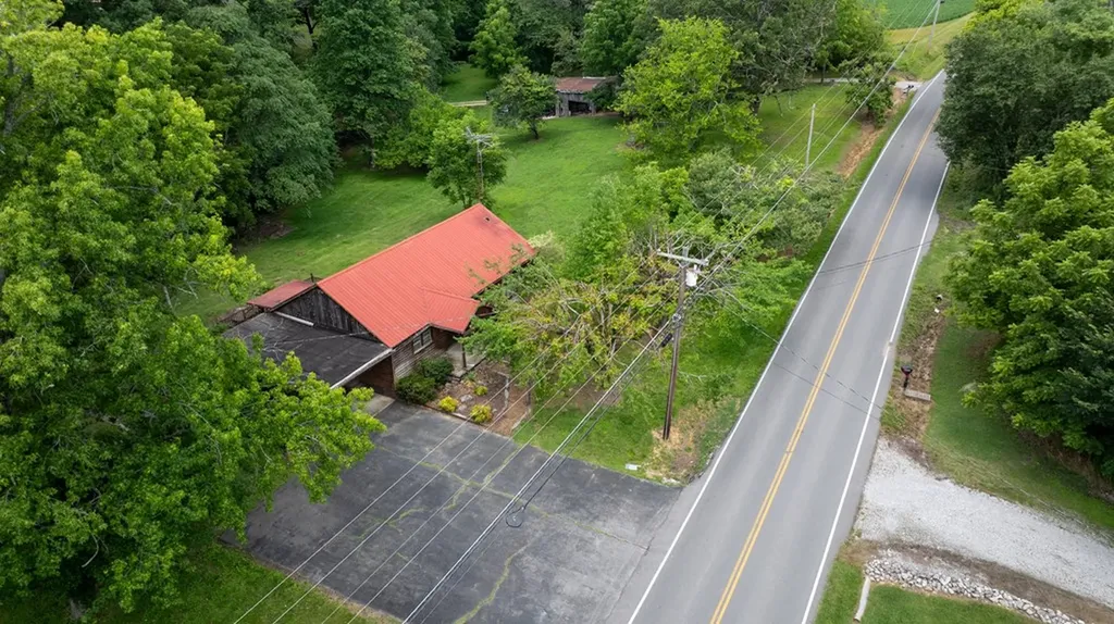 1755 Hawkins Crawford Cookeville TN 38501