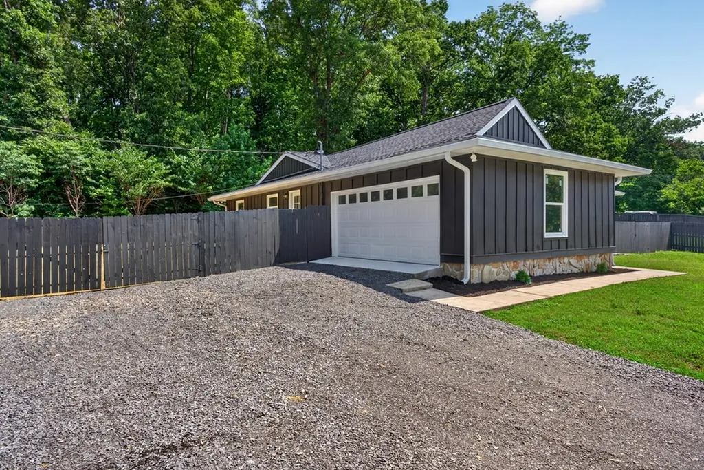 2602 Oakwood Lane Cookeville TN 38506