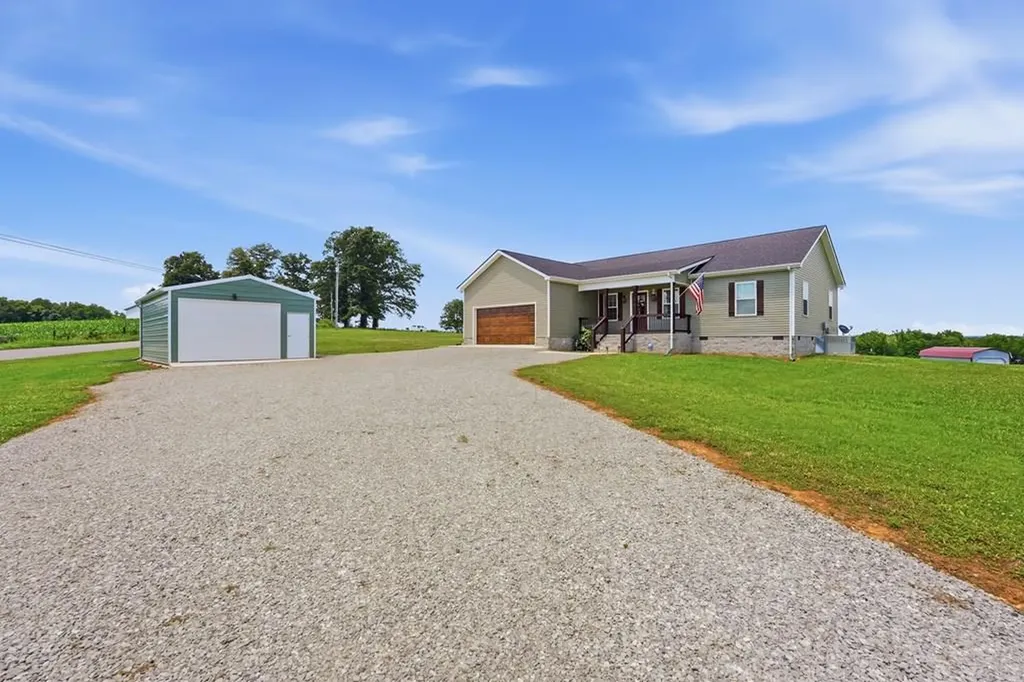 1767 Purvin Lollar Road Sparta TN 38583