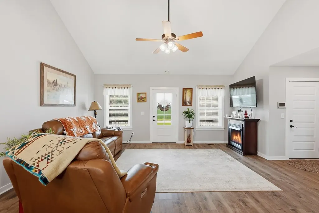1767 Purvin Lollar Road Sparta TN 38583