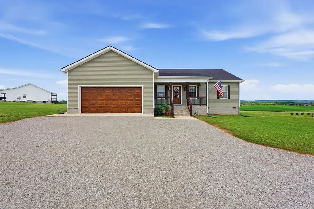 1767 Purvin Lollar Road Sparta TN 38583