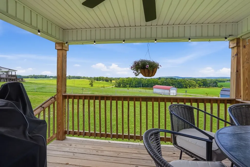 1767 Purvin Lollar Road Sparta TN 38583