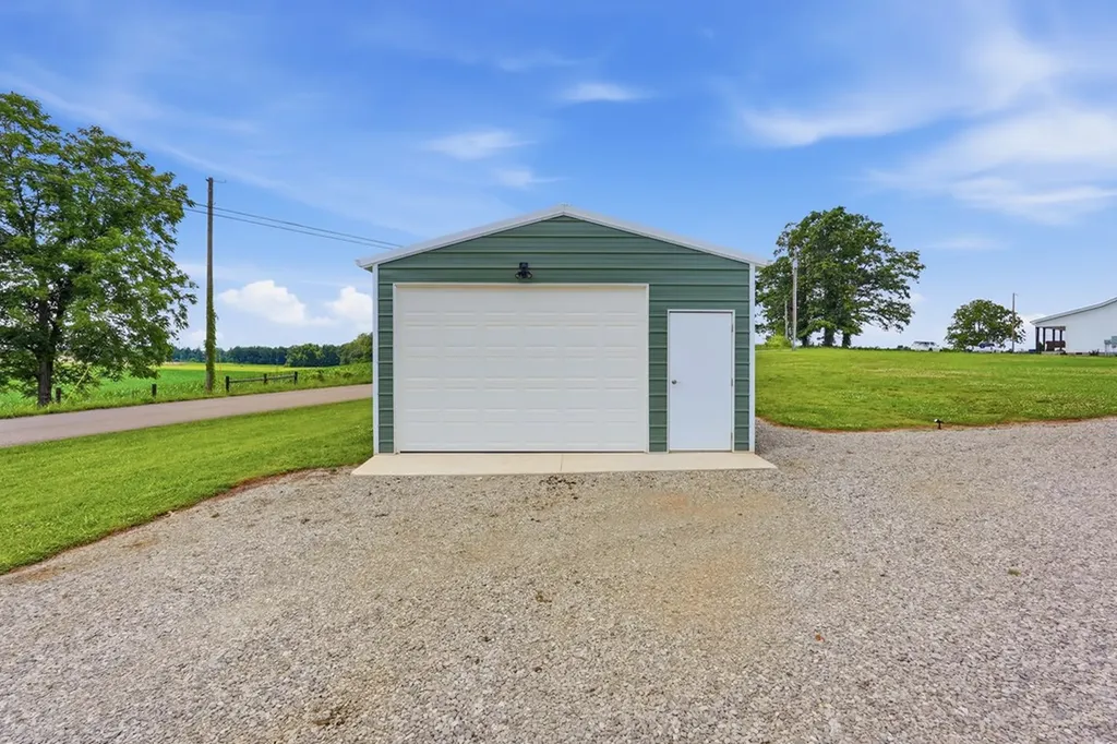 1767 Purvin Lollar Road Sparta TN 38583